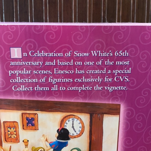 Walt Disney’s Snow White and the Seven Dwarfs 65th Anniversary set by Enesco. - Picture 6 of 10